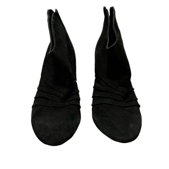 BCBG suede leather black 4” wedge Ruched ankle booties boots 8.5 Whimsigoth - Picture 3 of 8